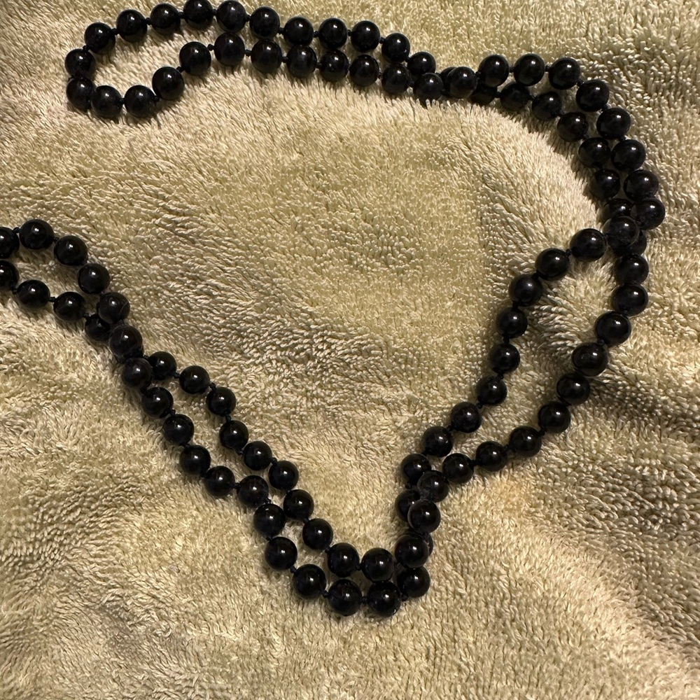 Elegant Black Beaded Necklace